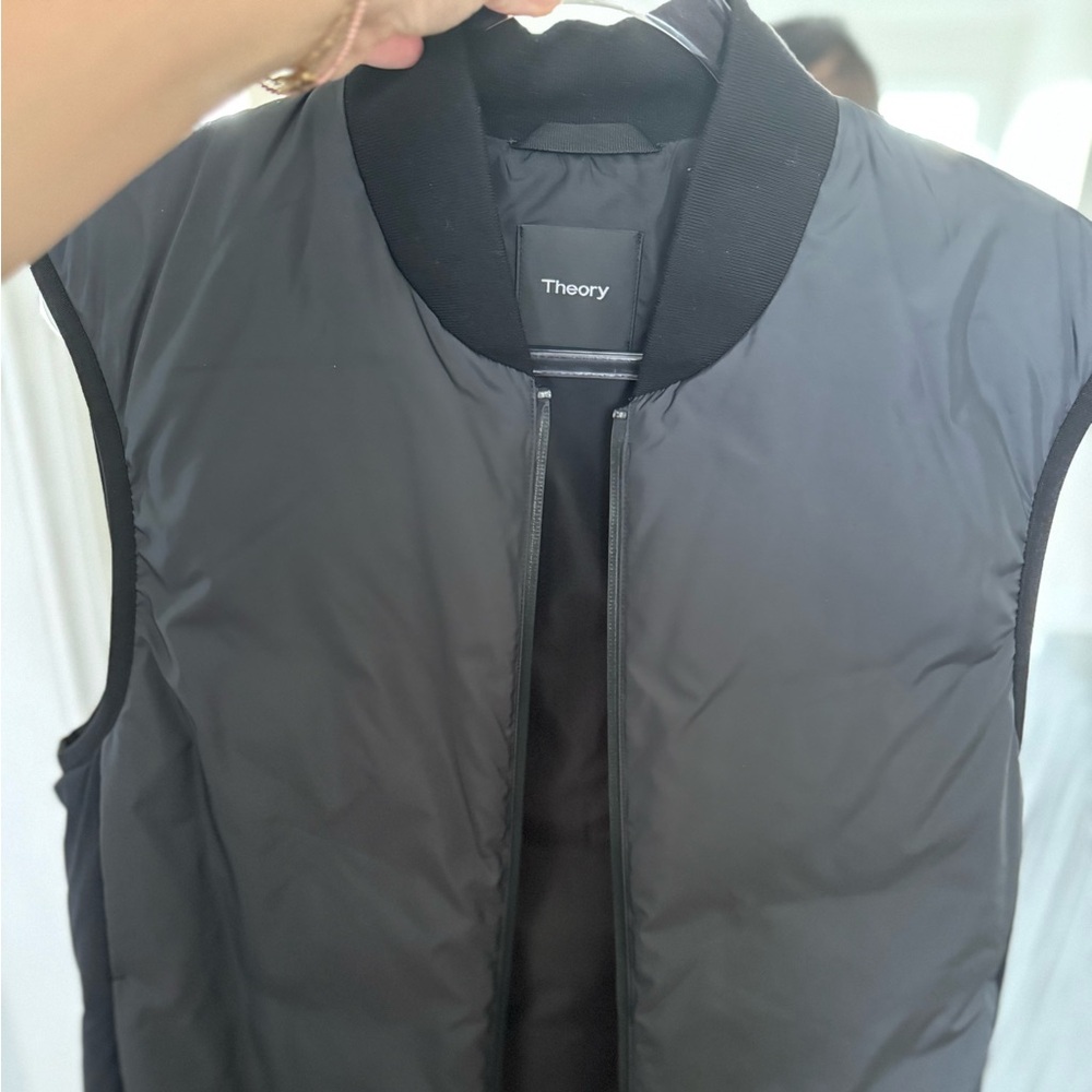 Men’s Black Theory Puffer Vest NWOT - Picture 6 of 13